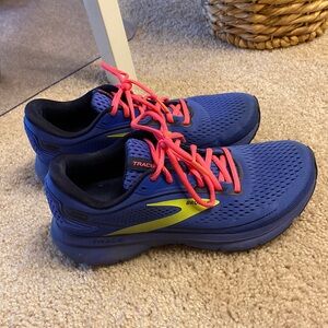 Size 9 Brooks running sneakers